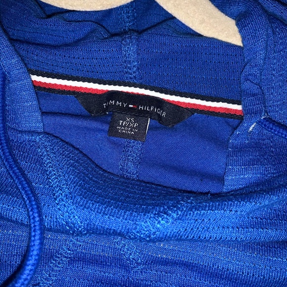 Tommy Hilfiger athletic sweater like new! - Picture 3 of 7
